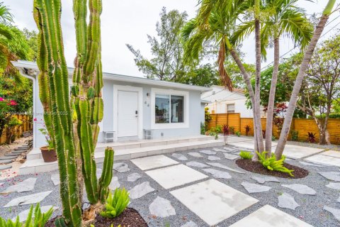 Casa en venta en Miami, Florida, 3 dormitorios, 161 m2 № 1946815 - foto 3