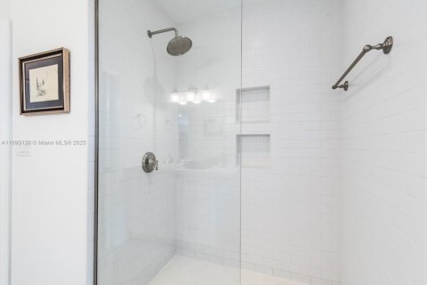 Casa en venta en Miami, Florida, 3 dormitorios, 161 m2 № 1946815 - foto 18