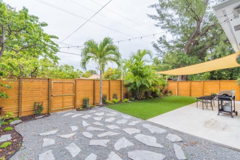 Casa en venta en Miami, Florida, 3 dormitorios, 161 m2 № 1946815 - foto 21