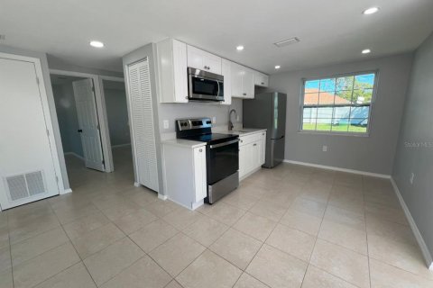 House in Englewood, Florida 2 bedrooms, 55.18 sq.m. № 1565380 - photo 6
