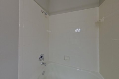 Casa en alquiler en Orlando, Florida, 4 dormitorios, 183.2 m2 № 1907166 - foto 13