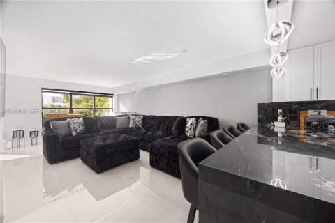 Купить кондоминиум в Помпано-Бич, Флорида 2 спальни, 102.19м2, № 2002391 - фото 5