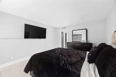 Купить кондоминиум в Помпано-Бич, Флорида 2 спальни, 102.19м2, № 2002391 - фото 13