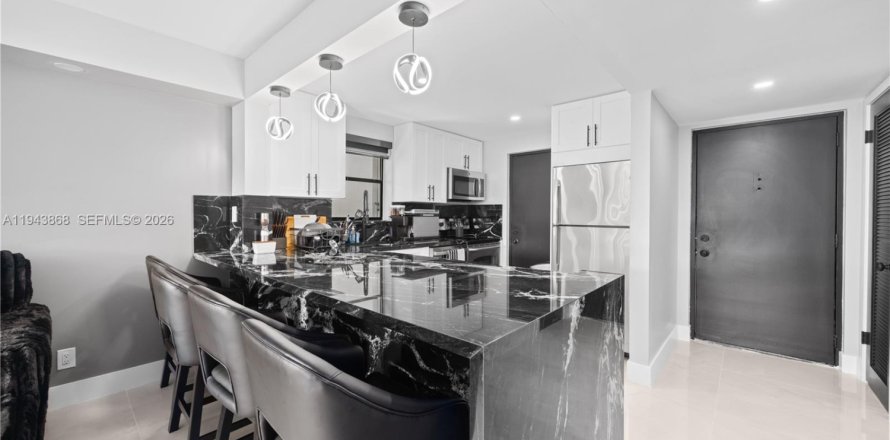 Кондоминиум с 2 спальнями в Помпано-Бич, Флорида № 2002391