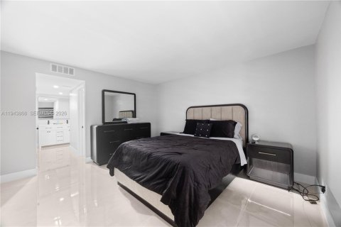 Купить кондоминиум в Помпано-Бич, Флорида 2 спальни, 102.19м2, № 2002391 - фото 12