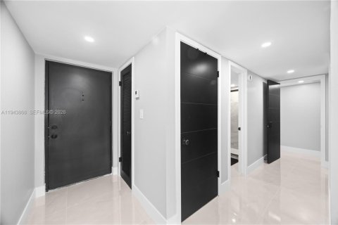 Купить кондоминиум в Помпано-Бич, Флорида 2 спальни, 102.19м2, № 2002391 - фото 8