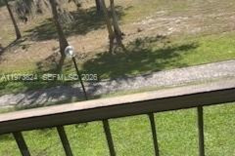 Condominio en alquiler en Lauderhill, Florida, 2 dormitorios, 101.45 m2 № 2033516 - foto 16