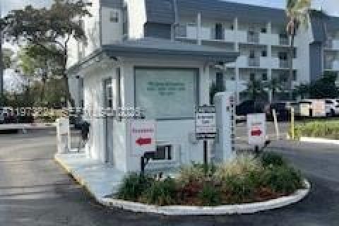 Condominio en Lauderhill, Florida, 2 dormitorios  № 2033516