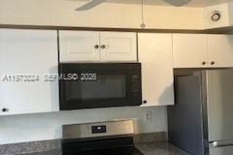 Condominio en alquiler en Lauderhill, Florida, 2 dormitorios, 101.45 m2 № 2033516 - foto 7
