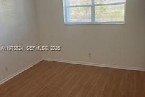 Condominio en alquiler en Lauderhill, Florida, 2 dormitorios, 101.45 m2 № 2033516 - foto 14