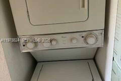 Condominio en alquiler en Lauderhill, Florida, 2 dormitorios, 101.45 m2 № 2033516 - foto 10