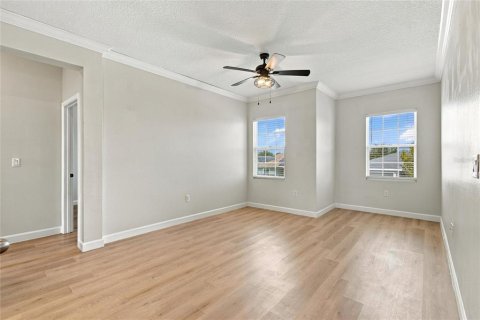 House in Haines City, Florida 4 bedrooms, 214.7 sq.m. № 2394268 - photo 15