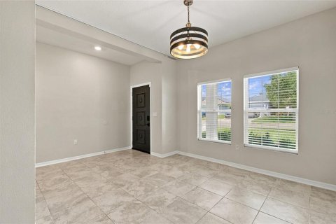 House in Haines City, Florida 4 bedrooms, 214.7 sq.m. № 2394268 - photo 5
