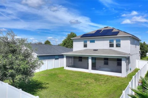 House in Haines City, Florida 4 bedrooms, 214.7 sq.m. № 2394268 - photo 2