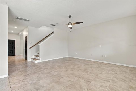 House in Haines City, Florida 4 bedrooms, 214.7 sq.m. № 2394268 - photo 9