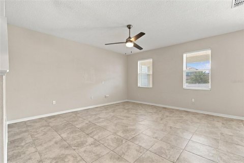 House in Haines City, Florida 4 bedrooms, 214.7 sq.m. № 2394268 - photo 6
