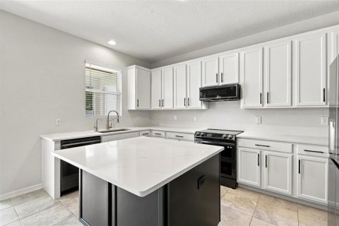 House in Haines City, Florida 4 bedrooms, 214.7 sq.m. № 2394268 - photo 12