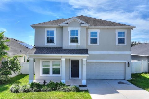 House in Haines City, Florida 4 bedrooms, 214.7 sq.m. № 2394268