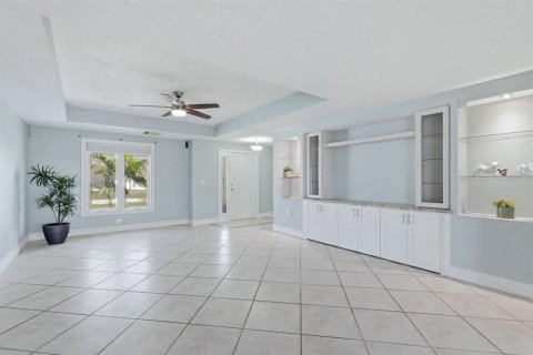 House in Englewood, Florida 3 bedrooms, 174.66 sq.m. № 2222759 - photo 12