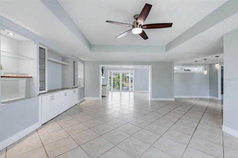 House in Englewood, Florida 3 bedrooms, 174.66 sq.m. № 2222759 - photo 10