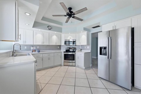 House in Englewood, Florida 3 bedrooms, 174.66 sq.m. № 2222759 - photo 18