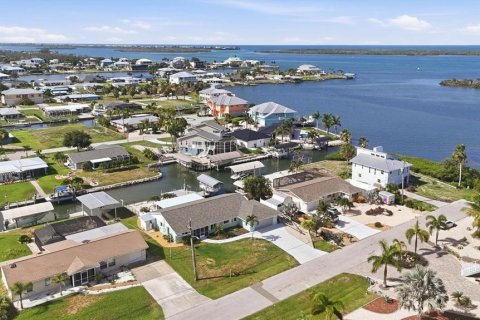 House in Englewood, Florida 3 bedrooms, 174.66 sq.m. № 2222759 - photo 2