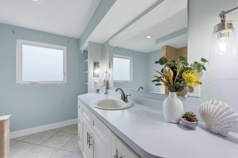 House in Englewood, Florida 3 bedrooms, 174.66 sq.m. № 2222759 - photo 28