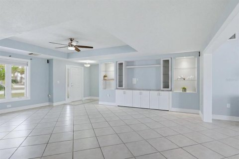 House in Englewood, Florida 3 bedrooms, 174.66 sq.m. № 2222759 - photo 11