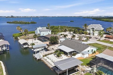 House in Englewood, Florida 3 bedrooms, 174.66 sq.m. № 2222759 - photo 3