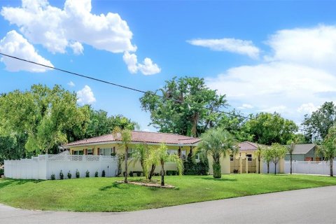 House in DeBary, Florida 3 bedrooms, 183.39 sq.m. № 2342118