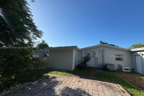 Casa en venta en Sunrise, Florida, 3 dormitorios, 133.31 m2 № 1941236 - foto 3