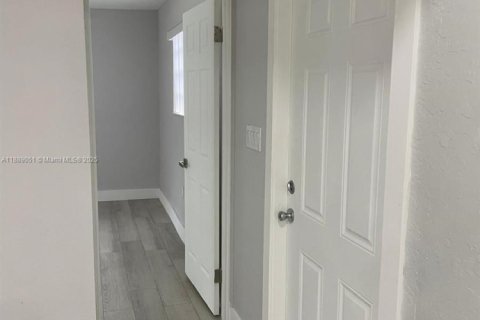 Casa en venta en Sunrise, Florida, 3 dormitorios, 133.31 m2 № 1941236 - foto 10