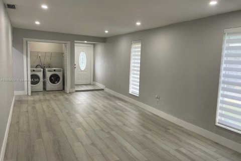 Casa en venta en Sunrise, Florida, 3 dormitorios, 133.31 m2 № 1941236 - foto 7