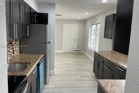 Casa en venta en Sunrise, Florida, 3 dormitorios, 133.31 m2 № 1941236 - foto 4