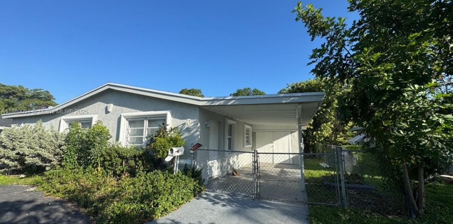 Casa en Sunrise, Florida 3 dormitorios, 133.31 m2 № 1941236