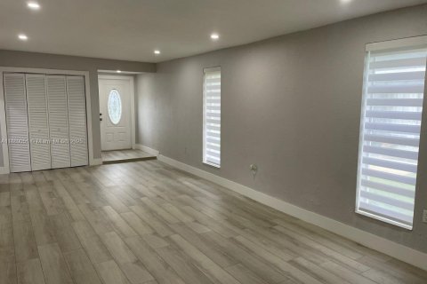 Casa en venta en Sunrise, Florida, 3 dormitorios, 133.31 m2 № 1941236 - foto 6