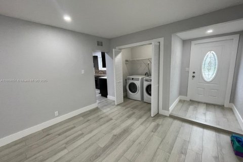 Casa en venta en Sunrise, Florida, 3 dormitorios, 133.31 m2 № 1941236 - foto 17