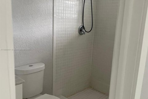 Casa en venta en Sunrise, Florida, 3 dormitorios, 133.31 m2 № 1941236 - foto 18