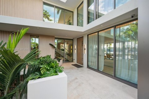 Villa ou maison à vendre à Miami Beach, Floride: 6 chambres, 637.96 m2 № 1731349 - photo 4
