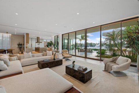 Casa en venta en Miami Beach, Florida, 6 dormitorios, 637.96 m2 № 1731349 - foto 29