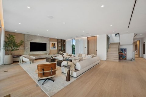 Casa en venta en Miami Beach, Florida, 6 dormitorios, 637.96 m2 № 1731349 - foto 27