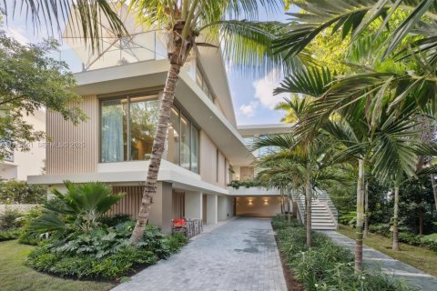 Villa ou maison à vendre à Miami Beach, Floride: 6 chambres, 637.96 m2 № 1731349 - photo 24