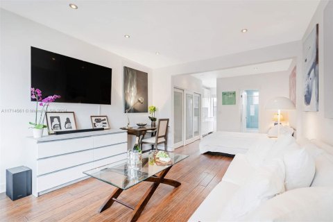 Copropriété à vendre à Miami Beach, Floride: 35.3 m2 № 1868126 - photo 1