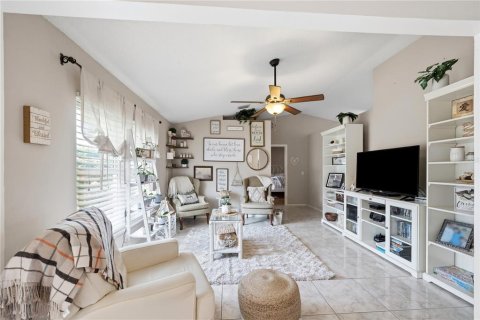 Casa en venta en Palm Bay, Florida, 3 dormitorios, 158.49 m2 № 2337197 - foto 4