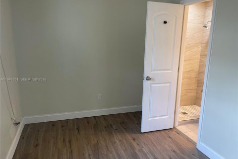 Снять в аренду квартиру в Холливуд, Флорида 2 спальни, 126.53м2, № 2005474 - фото 12