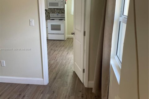 Снять в аренду квартиру в Холливуд, Флорида 2 спальни, 126.53м2, № 2005474 - фото 8