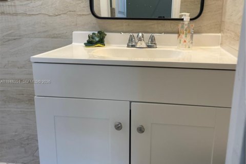 Снять в аренду квартиру в Холливуд, Флорида 2 спальни, 126.53м2, № 2005474 - фото 6