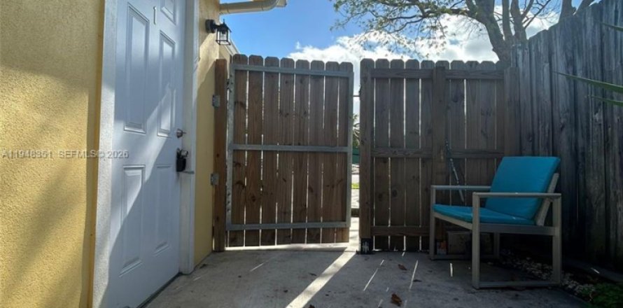 Квартира в Холливуд, Флорида 2 спальни, 126.53м2 № 2005474