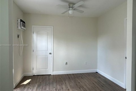 Снять в аренду квартиру в Холливуд, Флорида 2 спальни, 126.53м2, № 2005474 - фото 15