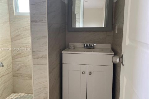 Снять в аренду квартиру в Холливуд, Флорида 2 спальни, 126.53м2, № 2005474 - фото 13